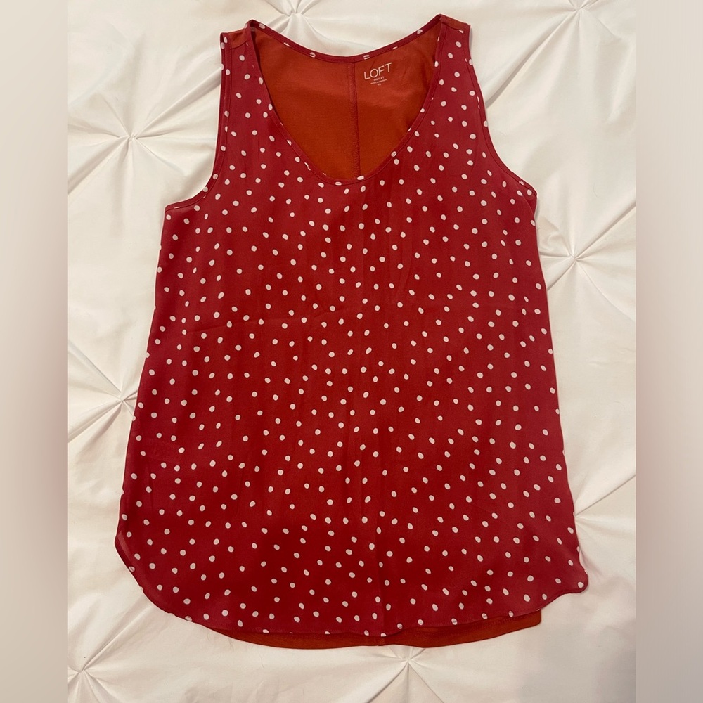 Loft Petite Sleeveless Blouse – Rust colored Red & White Dots